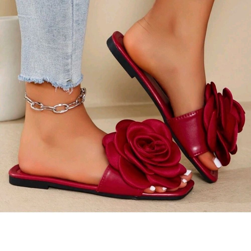 Red Roses Sandals 7.5 - Picture 4 of 5